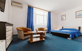 Hotel Iris
